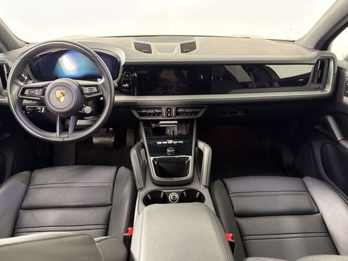Certified 2024 Porsche Cayenne AWD/4WD image 15