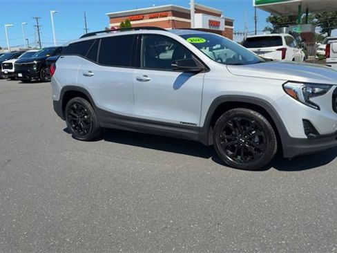 Certified 2021 GMC Terrain SLT w/ Elevation Edition image 2