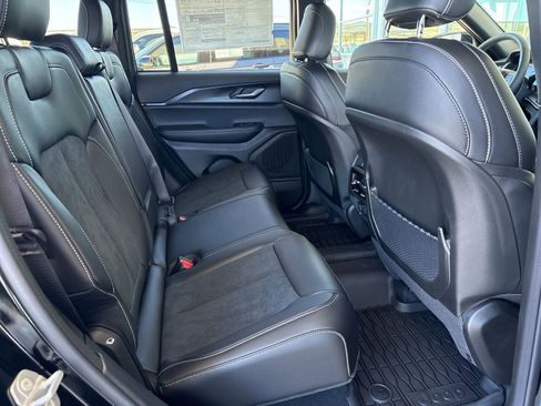 New 2025 Jeep Grand Cherokee Altitude image 14