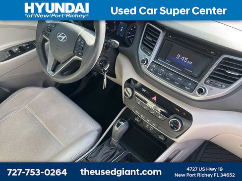 Used 2017 Hyundai Tucson SE image 6
