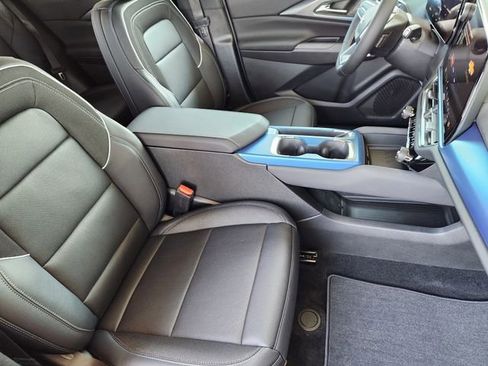 New 2026 Chevrolet Equinox EV LT w/ Convenience Package II FWD image 32