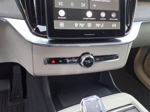 New 2026 Volvo XC90 T8 Ultra w/ Protection Package Premier image 19