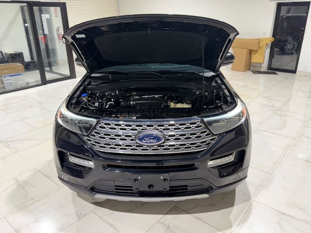 Used 2021 Ford Explorer Limited w/ Equipment Group 301A AWD/4WD image 4
