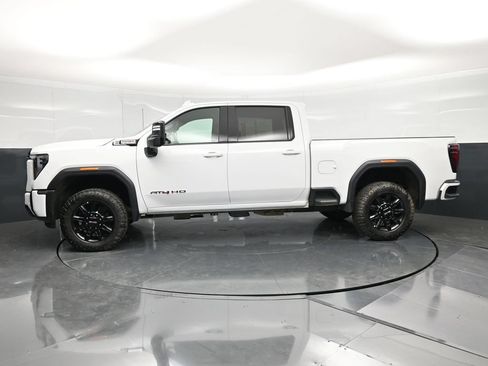 Used 2025 GMC Sierra 2500 AT4 AWD/4WD image 9