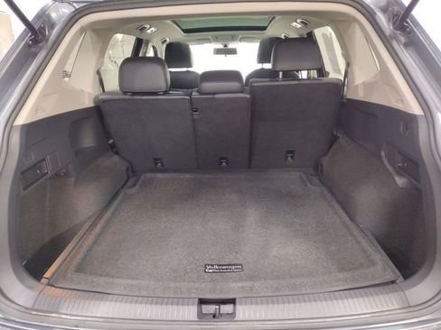 Used 2019 Volkswagen Tiguan SE w/ Panoramic Sunroof Package image 19