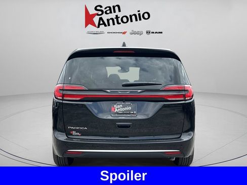 New 2027 Chrysler Pacifica Select FWD image 13