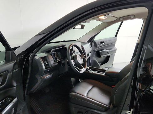 Used 2025 Nissan Pathfinder SL FWD image 16
