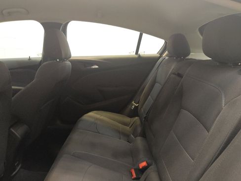 Used 2018 Chevrolet Cruze LT FWD image 18
