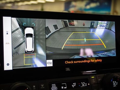 Used 2024 Toyota Grand Highlander AWD Hybrid image 15