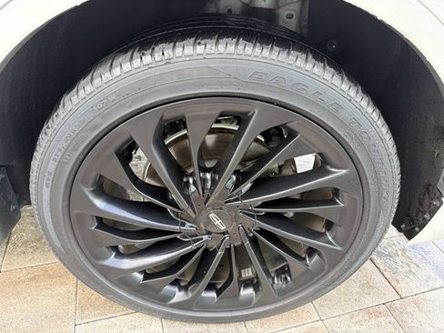 Used 2023 Lincoln Aviator Reserve w/ Equipment Group 201A RWD image 36
