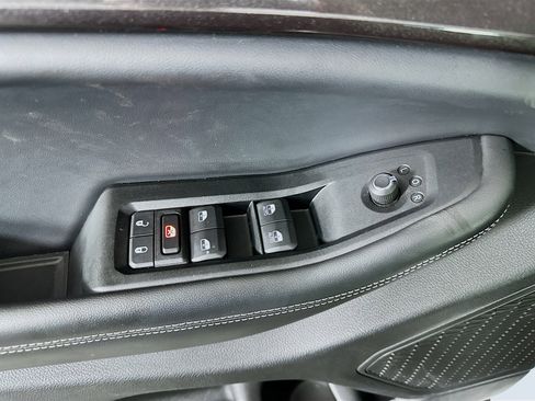 Used 2023 Jeep Grand Cherokee L Laredo image 15