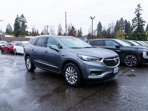 Used 2020 Buick Enclave Premium w/ Sun and Sites Package AWD/4WD image 28
