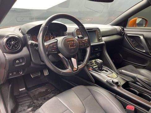 Used 2017 Nissan GT-R Premium AWD/4WD image 8