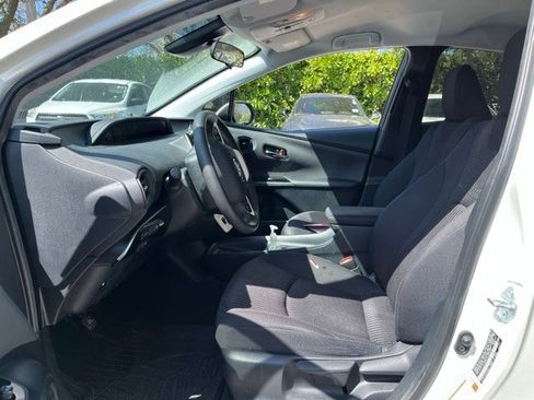 Used 2018 Toyota Prius One image 6