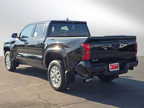 Certified 2026 Toyota Tacoma SR5 AWD/4WD image 5