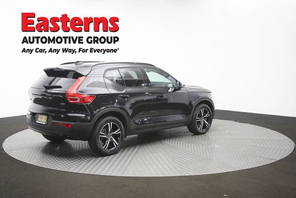 Used 2024 Volvo XC40 B5 Core AWD/4WD image 43