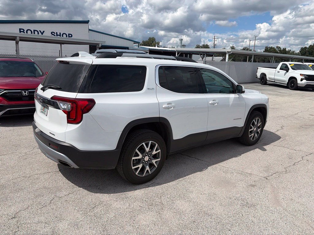 Used 2023 GMC Acadia SLT AWD/4WD image 4