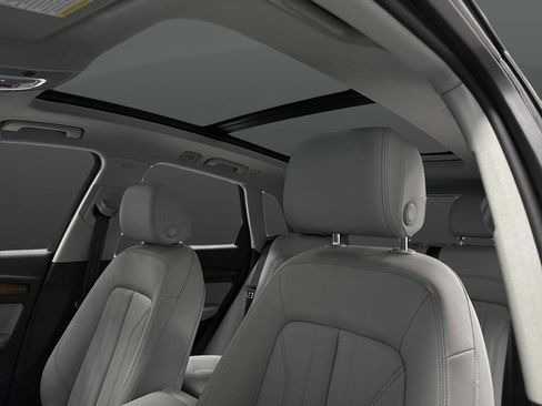 Used 2023 Audi Q5 2.0T Premium Plus w/ Premium Plus Package image 7