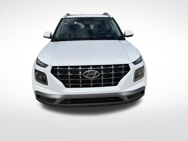 Used 2025 Hyundai Venue SEL FWD image 8