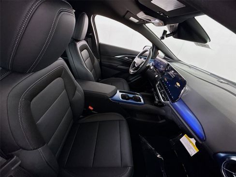 New 2026 Chevrolet Equinox EV LT image 21