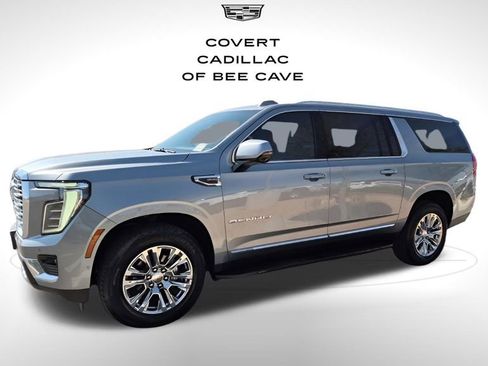 Used 2025 GMC Yukon XL Denali image 4