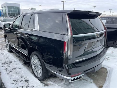 Used 2022 Cadillac Escalade Luxury image 7
