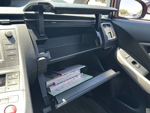 Used 2014 Toyota Prius Two FWD image 9