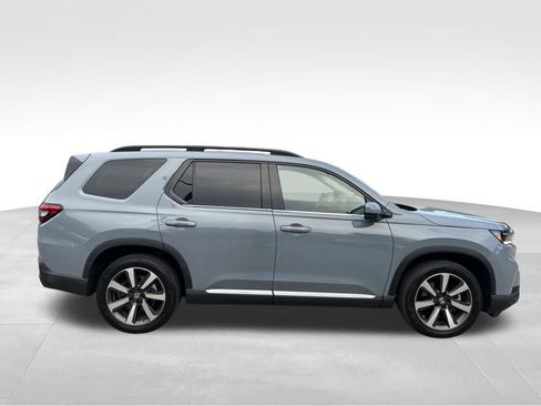 Used 2024 Honda Pilot Touring image 6