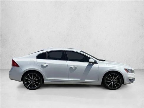 Used 2016 Volvo S60 T5 Premier w/ Convenience Package FWD image 5