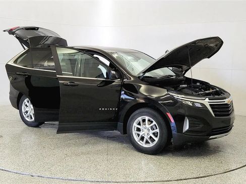 Used 2023 Chevrolet Equinox LT FWD image 9