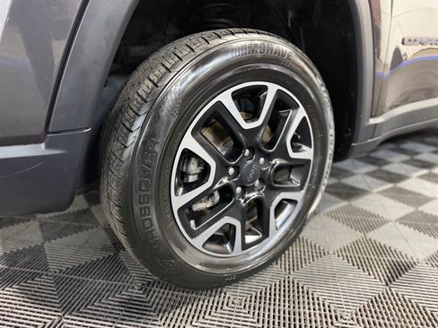 Used 2019 Jeep Compass Trailhawk image 8