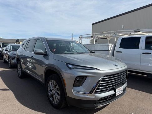 Used 2025 Buick Enclave Preferred image 2