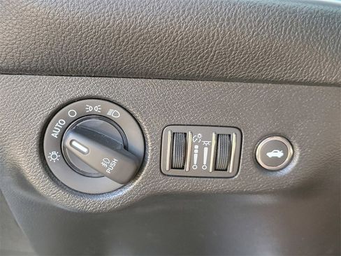 Used 2022 Dodge Challenger GT image 23