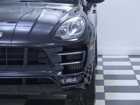 Used 2018 Porsche Macan Turbo image 36