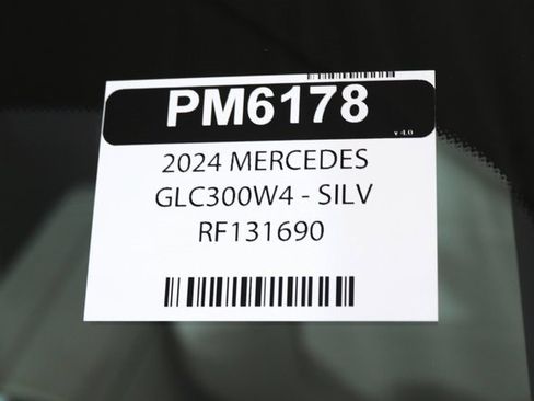 Used 2024 Mercedes-Benz GLC 300 4MATIC image 36