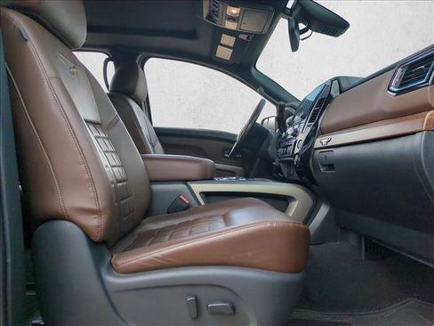 Used 2021 Nissan Titan Platinum Reserve w/ Moonroof Package image 12