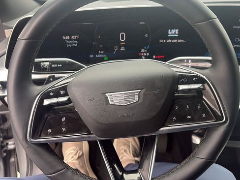 Used 2024 Cadillac Lyriq Luxury AWD/4WD image 8