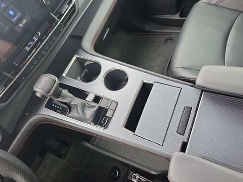 Used 2022 Toyota Sienna XSE image 26