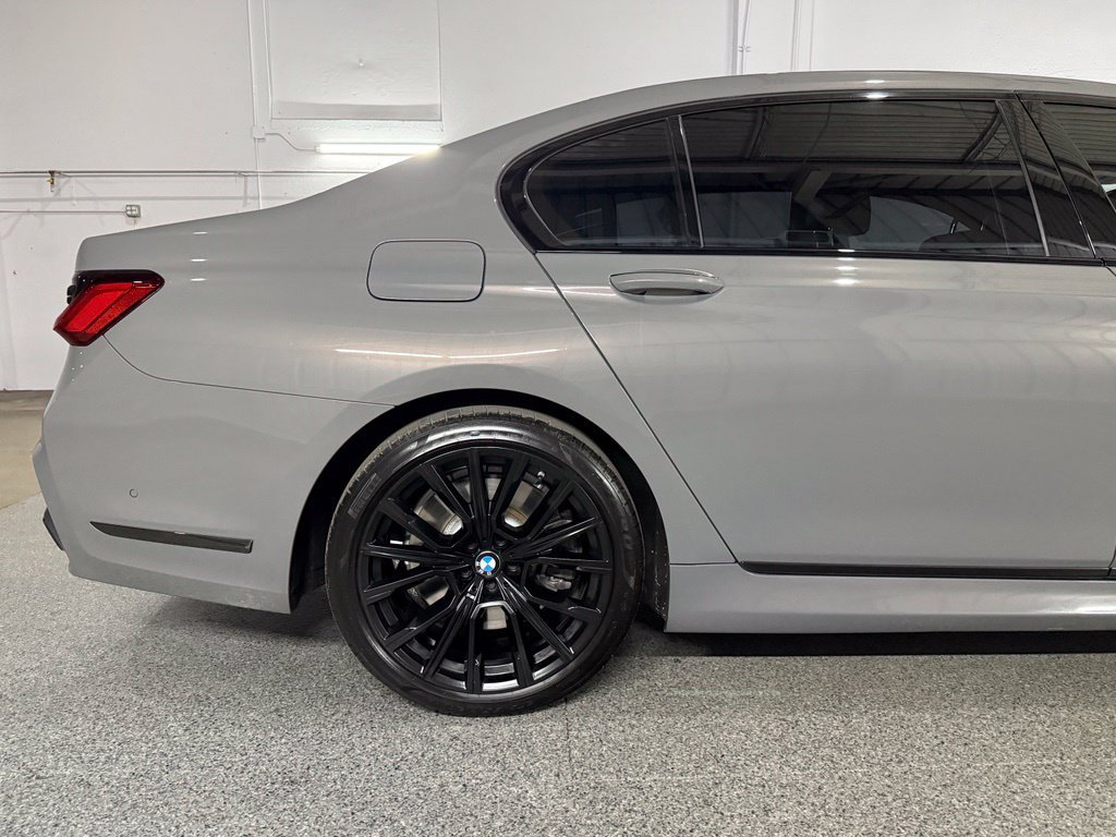 Used 2022 BMW 750i xDrive w/ Executive Package AWD/4WD image 7
