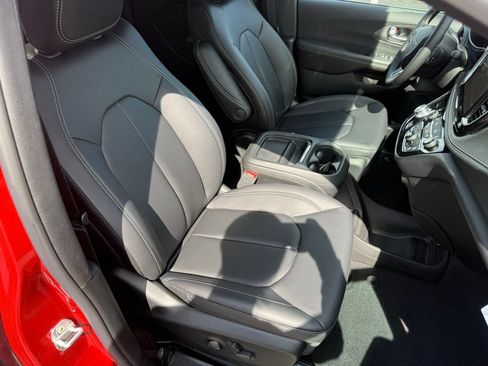 New 2027 Chrysler Pacifica Select w/ Family Tech Group FWD image 62