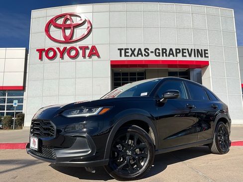 Used 2025 Honda HR-V Sport image 2