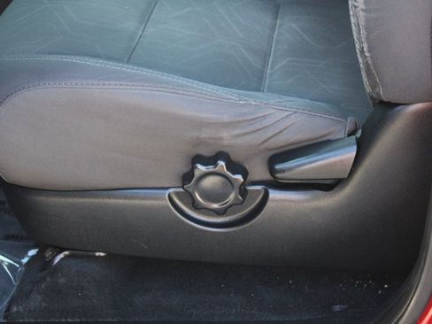 Used 2016 Toyota Tacoma TRD Off-Road w/ Exterior Package image 17