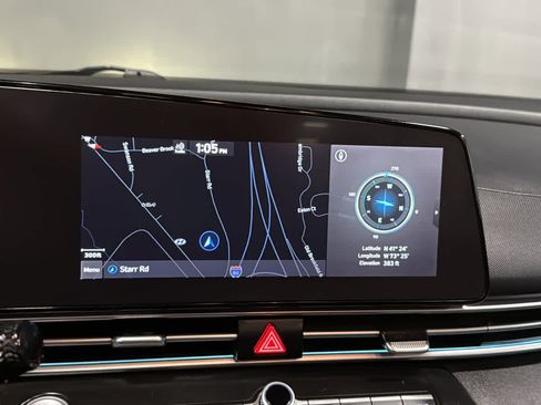 Used 2022 Hyundai Elantra Limited FWD image 15