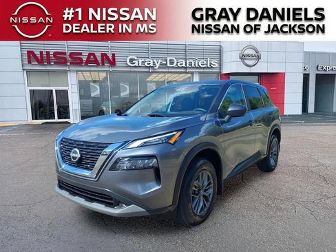 Used 2023 Nissan Rogue S FWD image 3