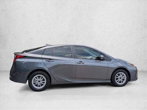 Used 2022 Toyota Prius LE FWD image 4