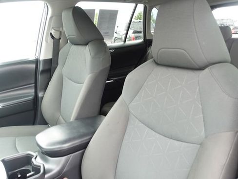 Certified 2024 Toyota RAV4 XLE FWD image 25