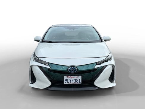 Used 2018 Toyota Prius Prime Plus FWD image 8