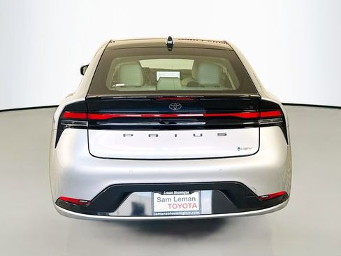 New 2026 Toyota Prius XLE FWD image 6