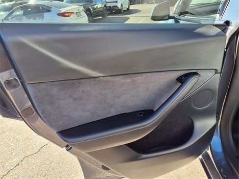 Used 2023 Tesla Model Y Long Range image 8