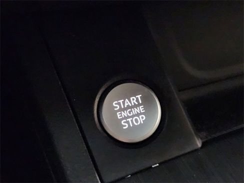 Used 2017 Audi A4 2.0T Ultra Premium w/ Convenience Package image 21